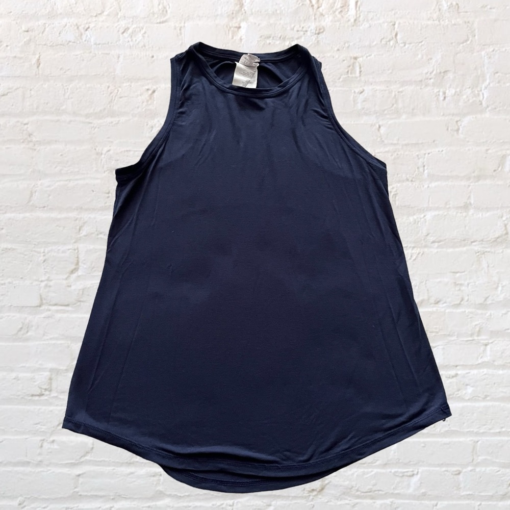 Champion crew neck sleeveless subtle razorback round hem workout shirt